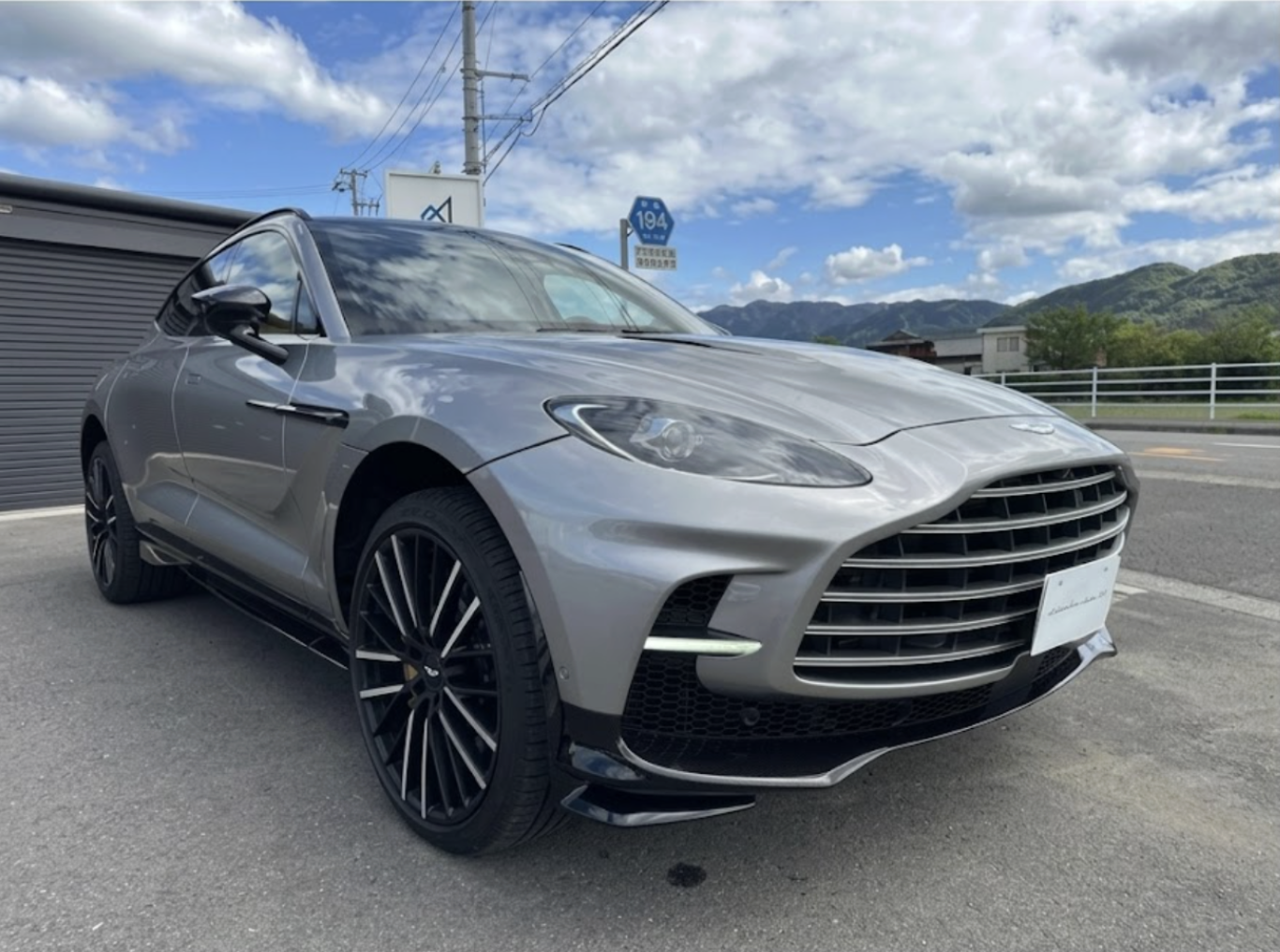 Aston Martin DBX
